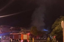 4 người mắc kẹt tử vong trong đám cháy tại quán lẩu