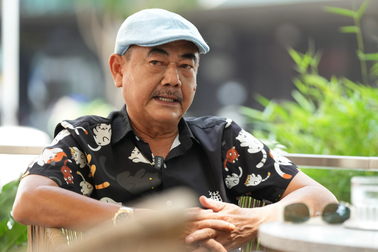 NSND Việt Anh: "Giờ tôi phải học ngược lại Trấn Thành"