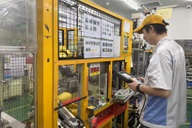 Lo bị sa thải, công nhân “chạy đua” học thành… kỹ sư