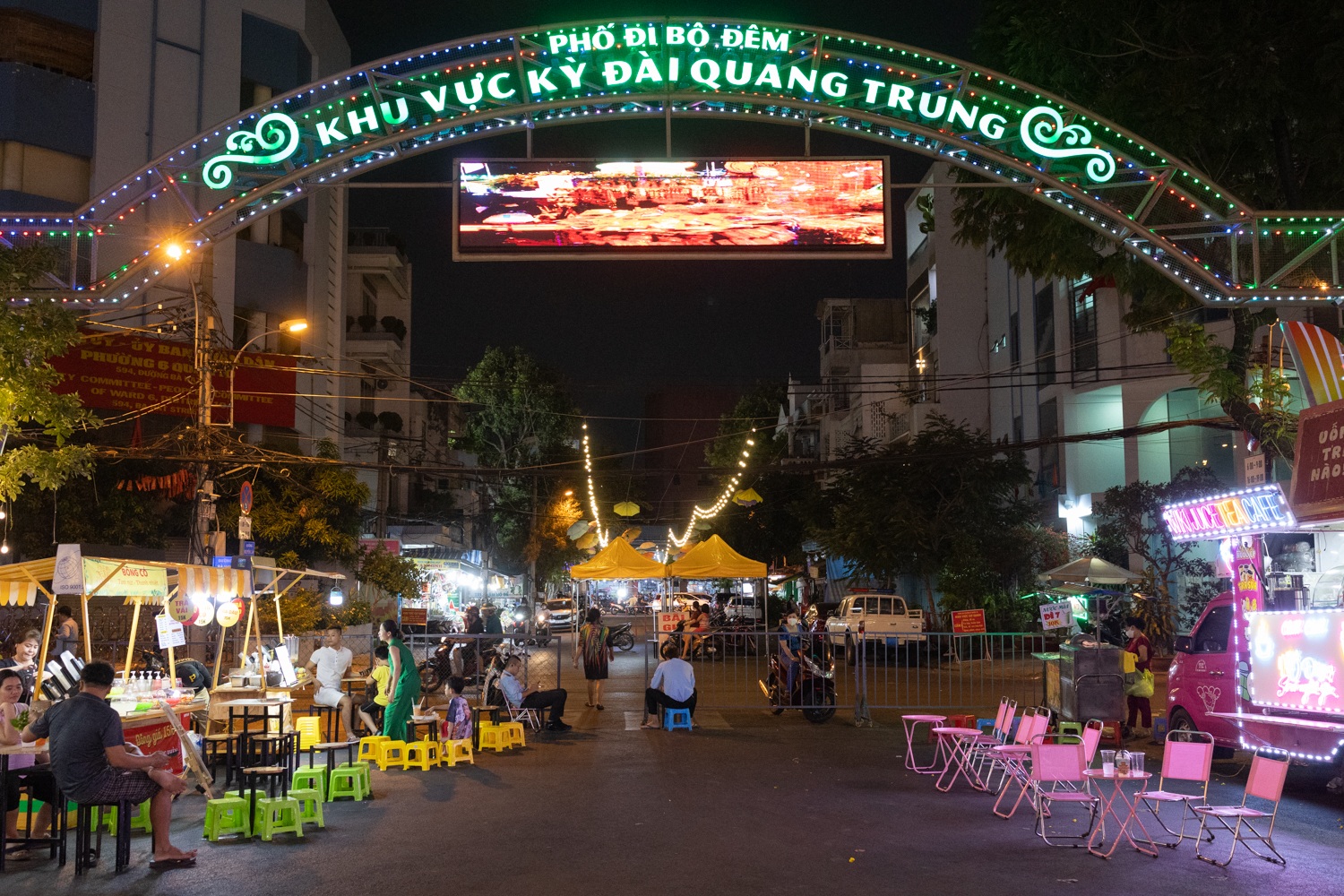 Hàng loạt phố đi bộ có giúp TPHCM phô diễn bản sắc? - 24 Hàng loạt phố đi bộ có giúp TPHCM phô diễn bản sắc? - 24