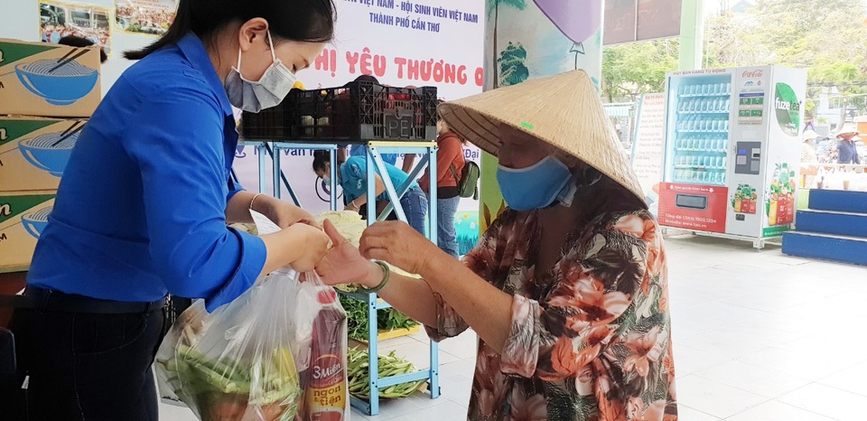 Khai trương Siêu thị 0 đồng dành cho người dân bị ảnh hưởng Covid-19 - 4 Khai trương Siêu thị 0 đồng dành cho người dân bị ảnh hưởng Covid-19 - 4