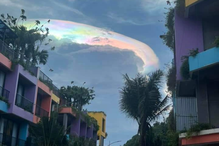 Mây ngũ sắc xuất hiện tại Thanh Hóa - 1