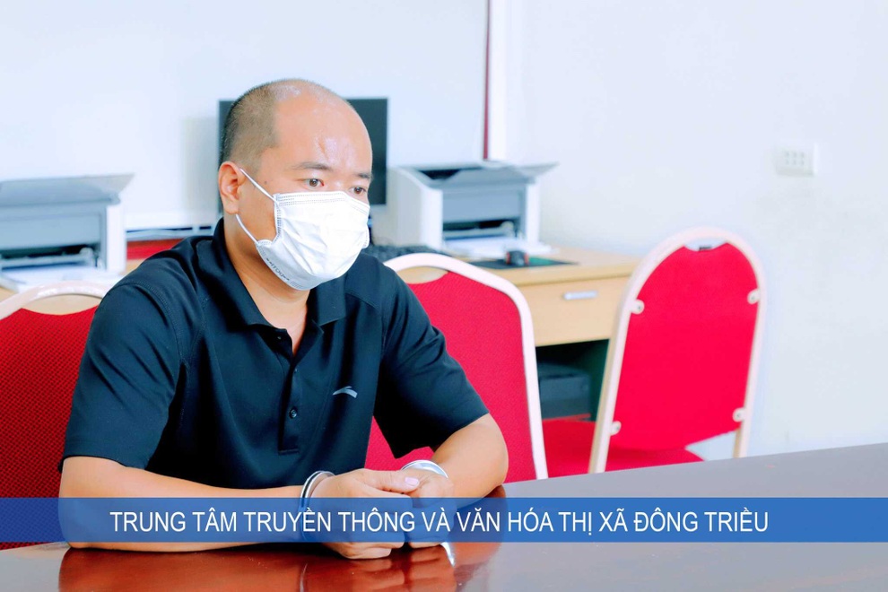 Người đàn ông trốn khai báo y tế, đánh vào mặt cán bộ Cảnh sát giao thông - 2 Người đàn ông trốn khai báo y tế, đánh vào mặt cán bộ Cảnh sát giao thông - 2
