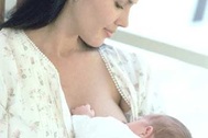 Làm sao đủ sữa cho bé bú?