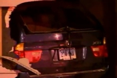 Xe BMW X5 lao vào tận giường ngủ