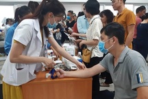 Hàng trăm người hiến máu, cứu nạn nhân vụ lật  xe ở Quảng Bình