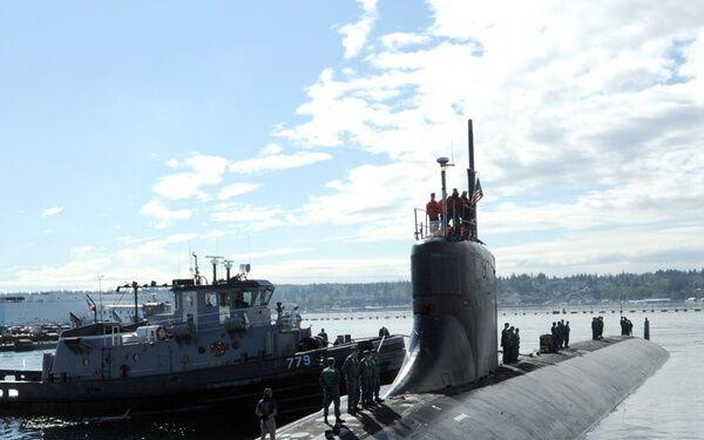 Uy lực tàu ngầm hạt nhân tỷ USD của Mỹ gặp sự cố ở Biển Đông - 7