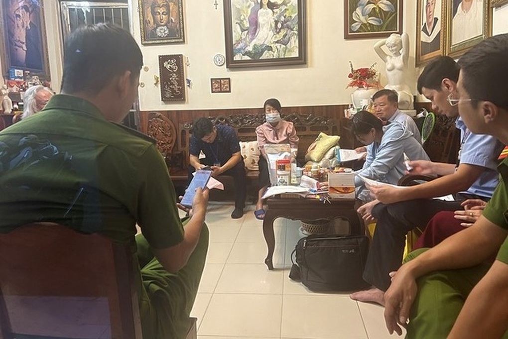 Bên trong nơi chữa bệnh chui của bác sĩ Hà Duy Thọ nổi tiếng Facebook - 1 Bên trong nơi chữa bệnh chui của bác sĩ Hà Duy Thọ nổi tiếng Facebook - 1