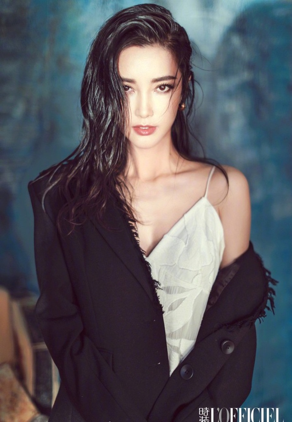 Ngưỡng mộ sắc vóc tuổi 47 của “bông hoa nở muộn” Lý Băng Băng - 16 Ngưỡng mộ sắc vóc tuổi 47 của “bông hoa nở muộn” Lý Băng Băng - 16