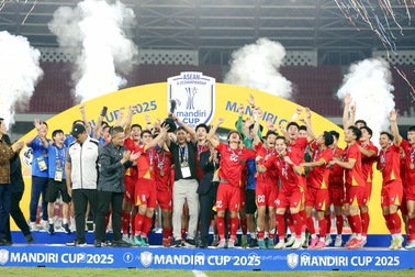 Sự cố đáng tiếc khi U23 Việt Nam ăn mừng chức vô địch