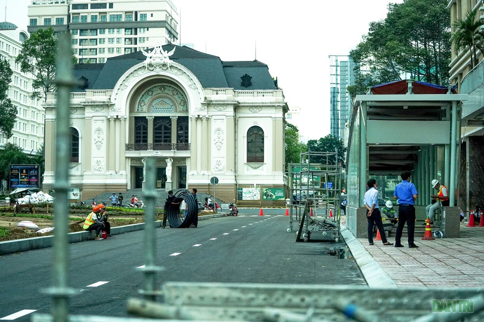 Tháo dỡ rào chắn công trình tuyến metro, trả lại công viên Lam Sơn - 3 Tháo dỡ rào chắn công trình tuyến metro, trả lại công viên Lam Sơn - 3