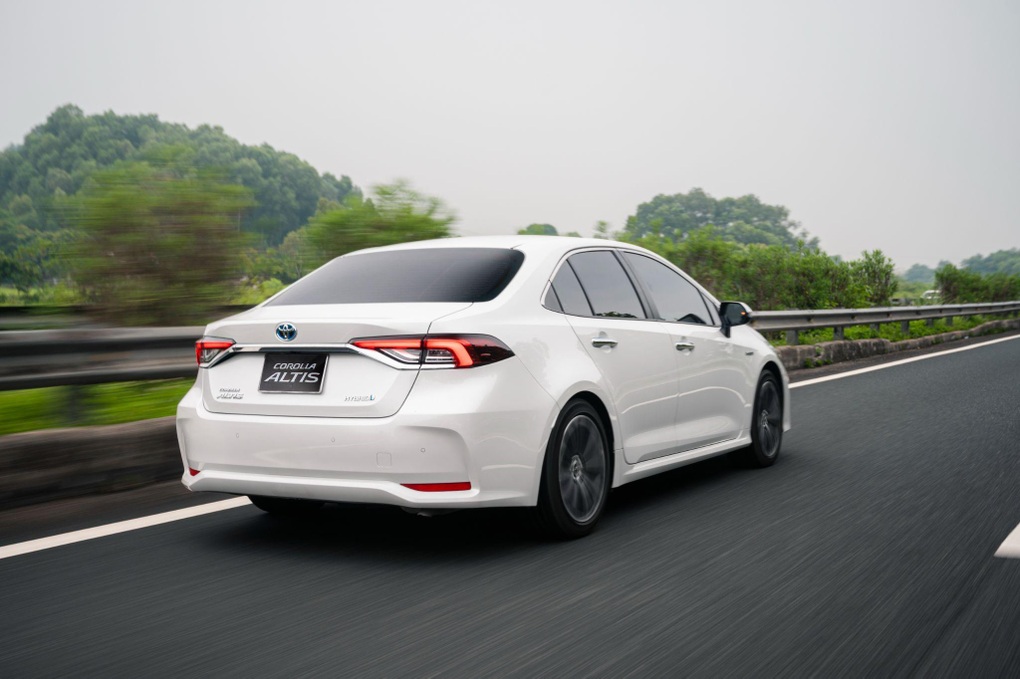 Những ưu điểm của dòng ô tô hybrid - 4 Những ưu điểm của dòng ô tô hybrid - 4