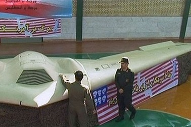 Iran “khoe” máy bay Mỹ bị bắn hạ