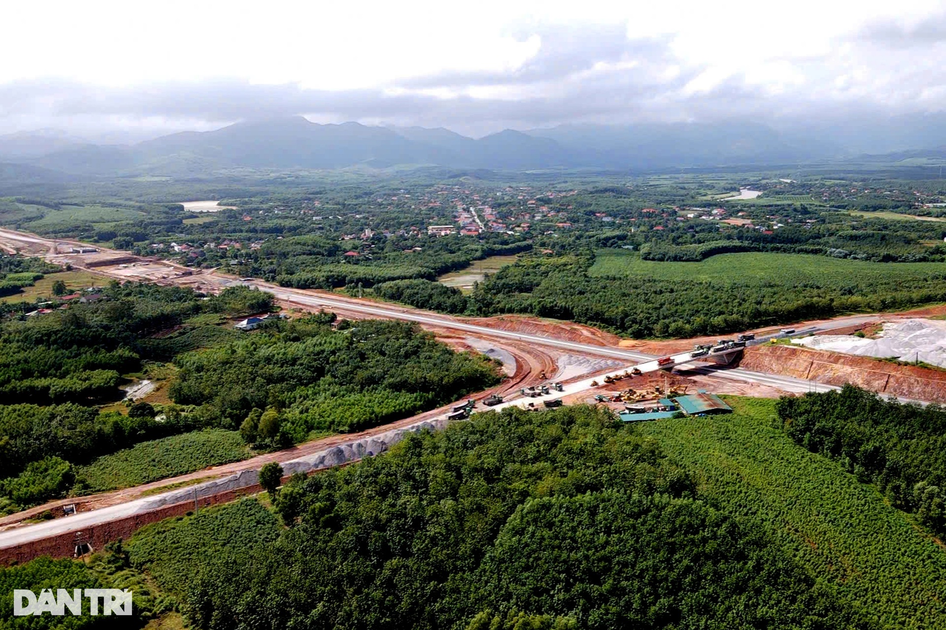 Hình hài cao tốc Bắc - Nam đoạn qua Quảng Bình - 9 Hình hài cao tốc Bắc - Nam đoạn qua Quảng Bình - 9