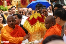 160.000 lượt chiêm bái xá lợi mỗi ngày ở TPHCM dịp Đại lễ Vesak