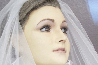 Chuyện ly kỳ về xác ướp mặc áo cưới suốt 82 năm