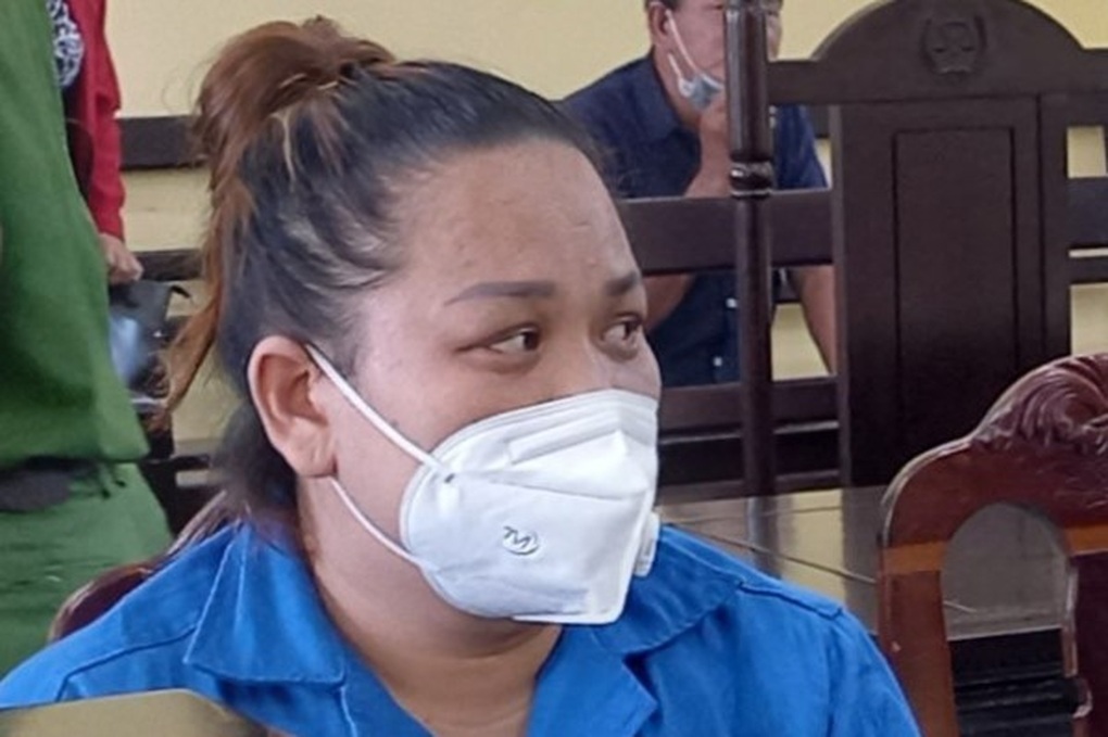 Con gái người tố cán bộ đặt vấn đề tiền lĩnh án tù - 1 Con gái người tố cán bộ đặt vấn đề tiền lĩnh án tù - 1