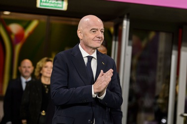 Chủ tịch Infantino nói lời xin lỗi, căng thẳng tại FIFA chưa hạ nhiệt