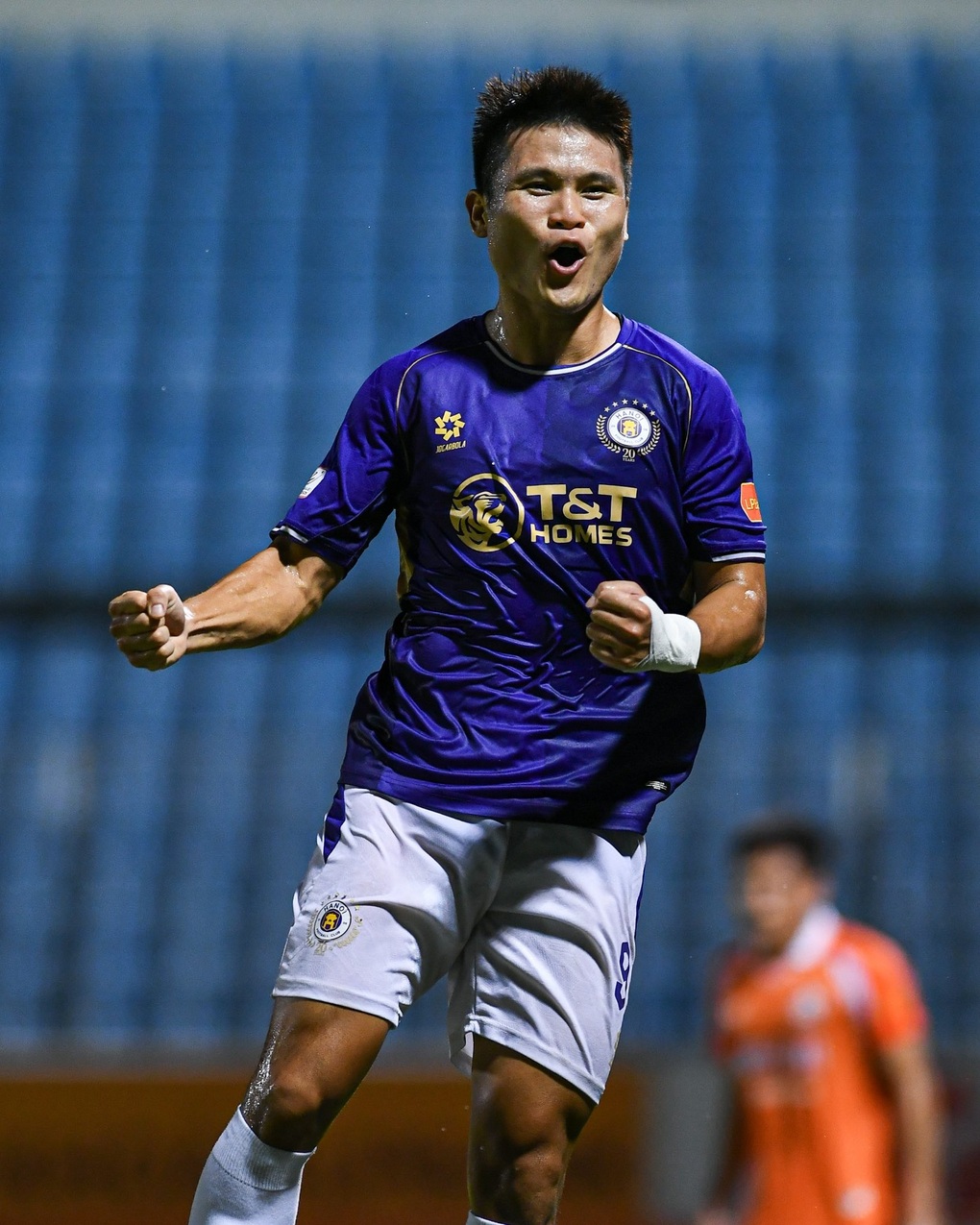យកឈ្នះលើក្រុម SHB Da Nang ក្រុម Hanoi FC បង្កើនល្បឿនលើតារាងចំណាត់ថ្នាក់ V-League - ១ Thắng SHB Đà Nẵng, Hà Nội FC tăng tốc trên bảng xếp hạng V-League - 1