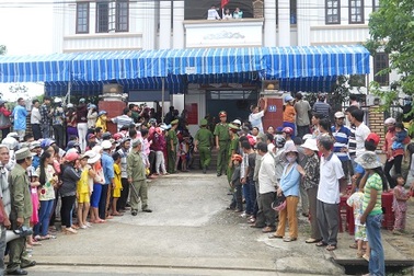 Hoãn xét xử nguyên Trưởng công an huyện “ăn chặn” kỳ nam