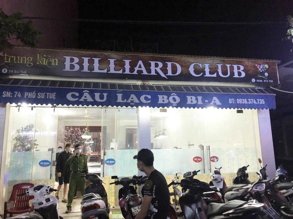 Bắt 8 thanh niên Hải Dương cố tình trốn chốt kiểm dịch, lén về nhà - 2 Bắt 8 thanh niên Hải Dương cố tình trốn chốt kiểm dịch, lén về nhà - 2