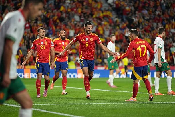 Ronaldo tỏa sáng ở Bồ Đào Nha, Tây Ban Nha thắng đậm, Anh đoạt vé World Cup - 4