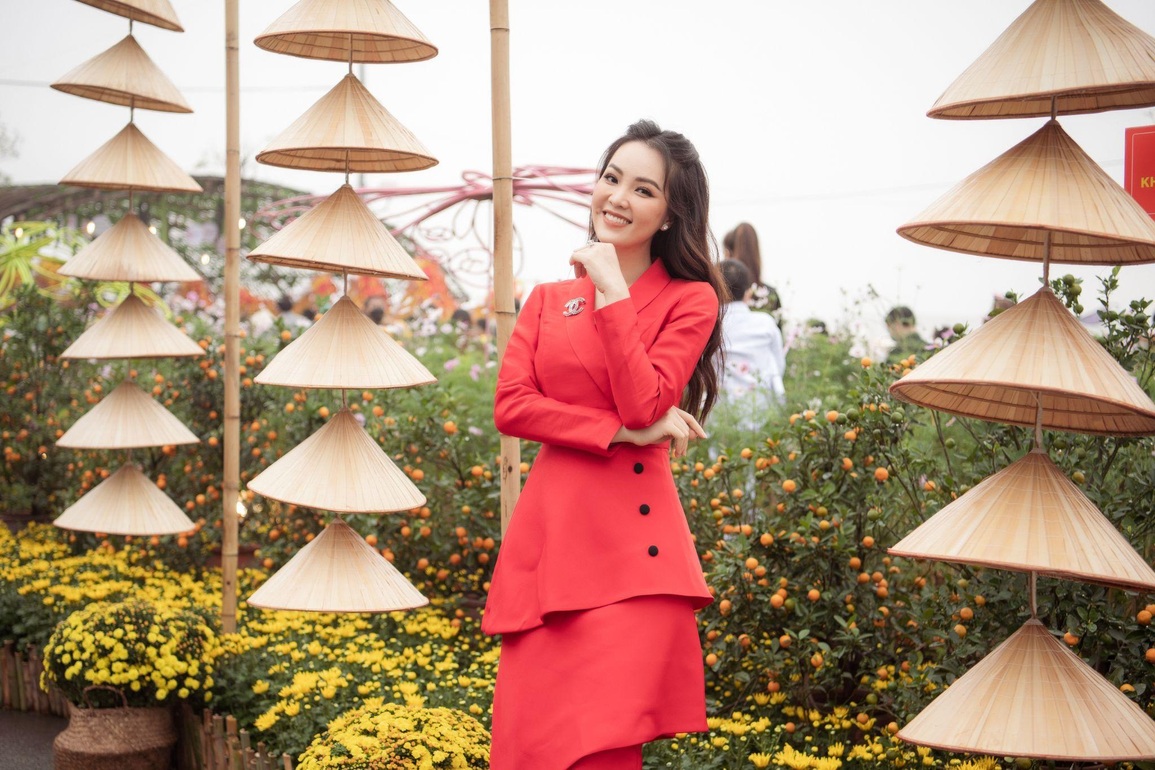 Đường hoa Home Hanoi Xuan khiến loạt người đẹp Việt mê mẩn - 3 Đường hoa Home Hanoi Xuan khiến loạt người đẹp Việt mê mẩn - 3