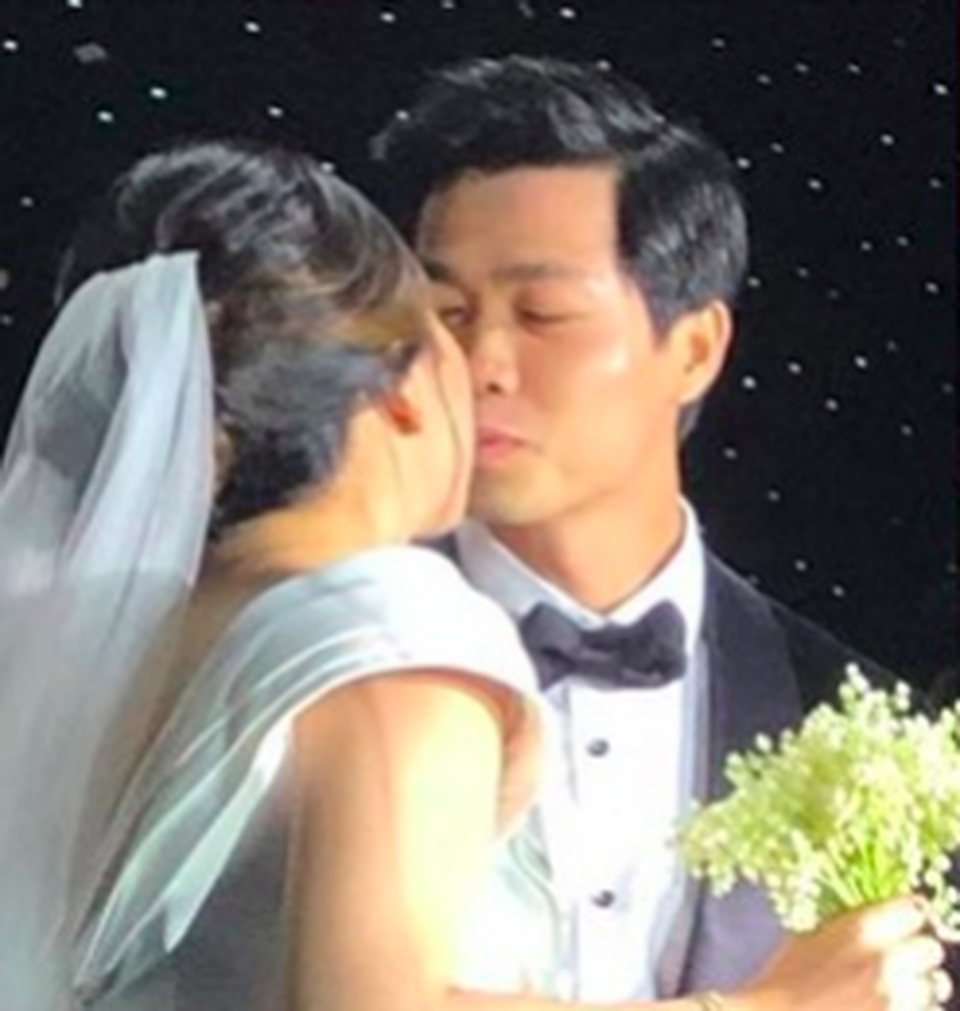 Lộ ảnh cưới lãng mạn của vợ chồng Công Phượng - 7 Lộ ảnh cưới lãng mạn của vợ chồng Công Phượng - 7