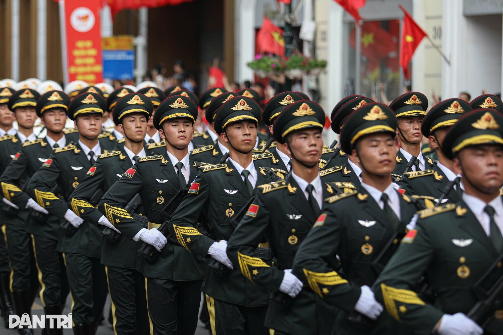 Ngắm bước diễu binh khối quân đội các nước Trung Quốc, Lào, Nga, Campuchia - 7 Ngắm bước diễu binh khối quân đội các nước Trung Quốc, Lào, Nga, Campuchia - 7