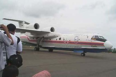 Thủy phi cơ Nga đến Indonesia tìm hộp đen QZ8501