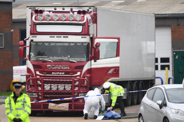 Vụ 39 người trong container tại Anh: Việt Nam thiết lập kênh liên lạc với cảnh sát hạt Essex