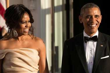 Bà Michelle Obama tiết lộ chồng mặc một bộ vest suốt 8 năm