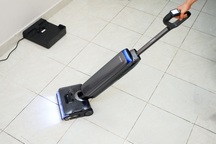 Trải nghiệm máy hút bụi lau nhà cầm tay tích hợp AI, dùng hơi nước nóng