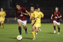 Huỳnh Như tạm chia tay 3 ngoại binh và HLV trưởng của đội nữ TPHCM