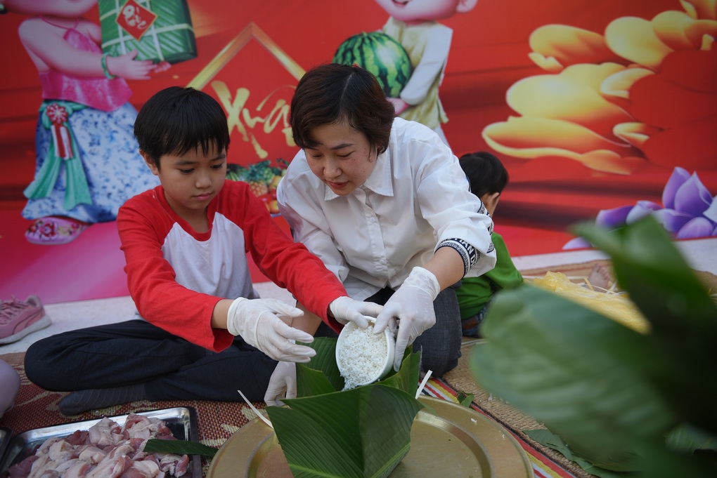 Tưng bừng phiên chợ Tết khu phố ẩm thực Đảo Ngọc - Ngũ Xã - 4 Tưng bừng phiên chợ Tết khu phố ẩm thực Đảo Ngọc - Ngũ Xã - 4