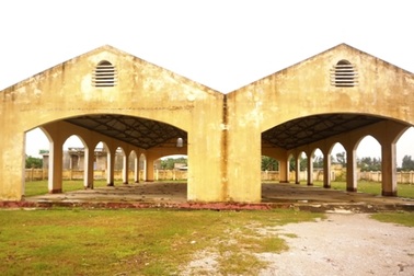 Trường lớp thiếu, chợ tiền tỷ bỏ hoang   