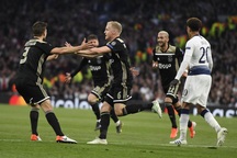 Tottenham 0-1 Ajax: Pha làm bàn của Van de Beek