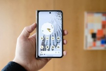 Cận cảnh Pixel Fold - Smartphone màn hình gập đầu tiên của Google