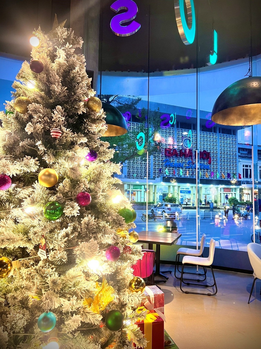 Khám phá không gian giúp các bạn trẻ có ngay bộ ảnh dùng từ Noel đến Tết - 1