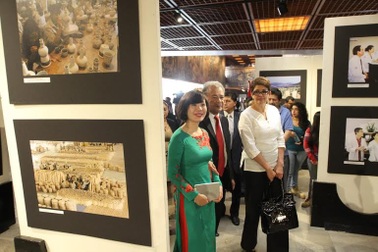 Nghị sỹ Hữu nghị Mexico-Việt Nam kỷ nhiệm ngày 30/4 