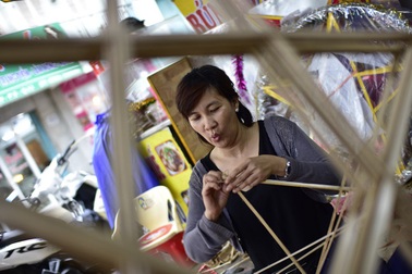 Làng lồng đèn Trung thu thảnh thơi vì… hút hàng