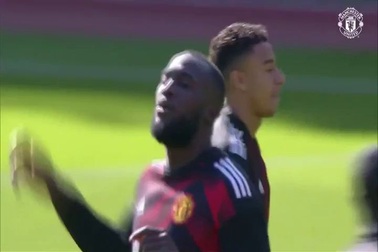 Các cầu thủ MU khởi động ở St Marry's