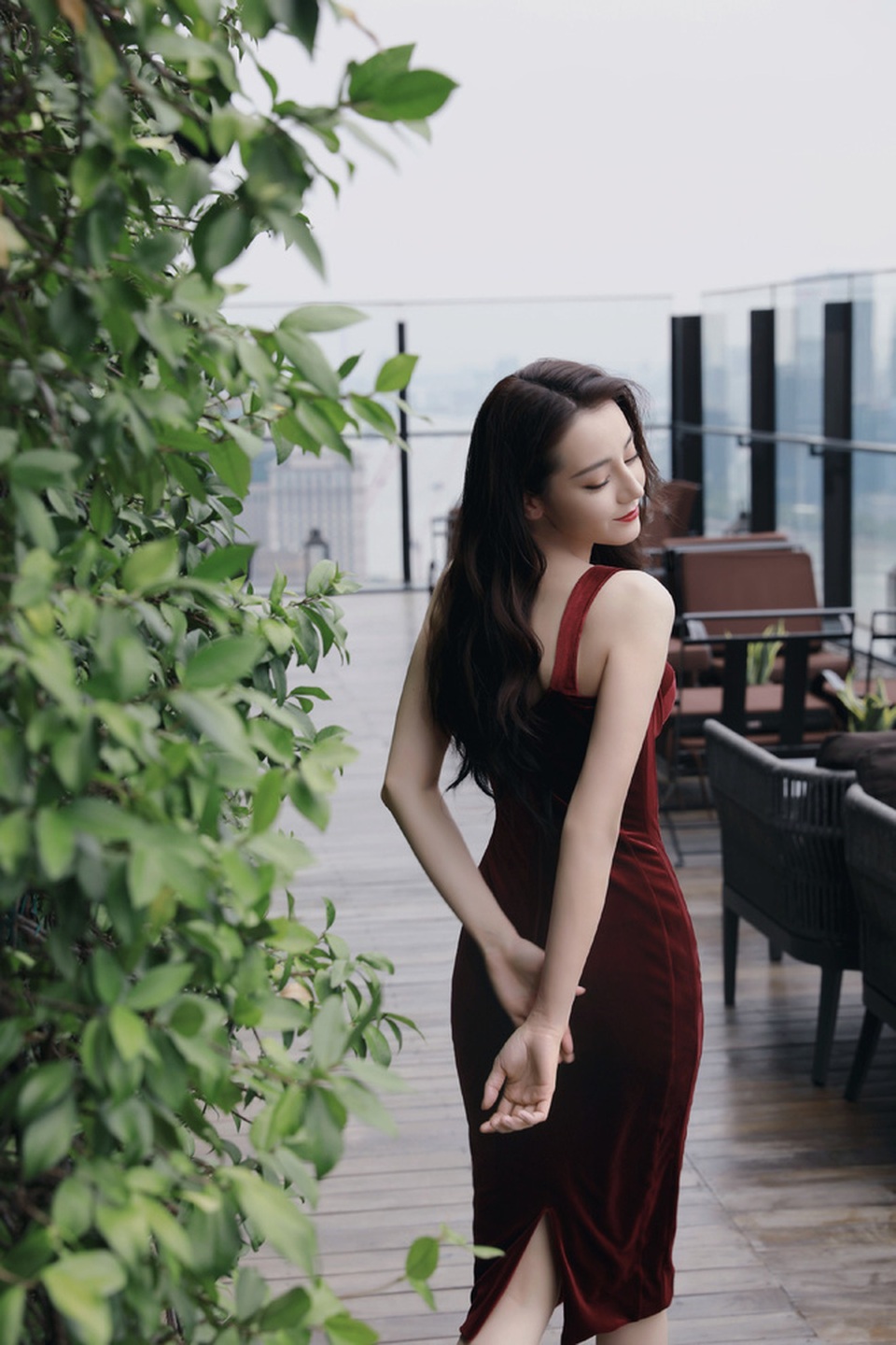 Địch Lệ Nhiệt Ba mặc ngày càng gợi cảm, phóng khoáng - 14 Địch Lệ Nhiệt Ba mặc ngày càng gợi cảm, phóng khoáng - 14