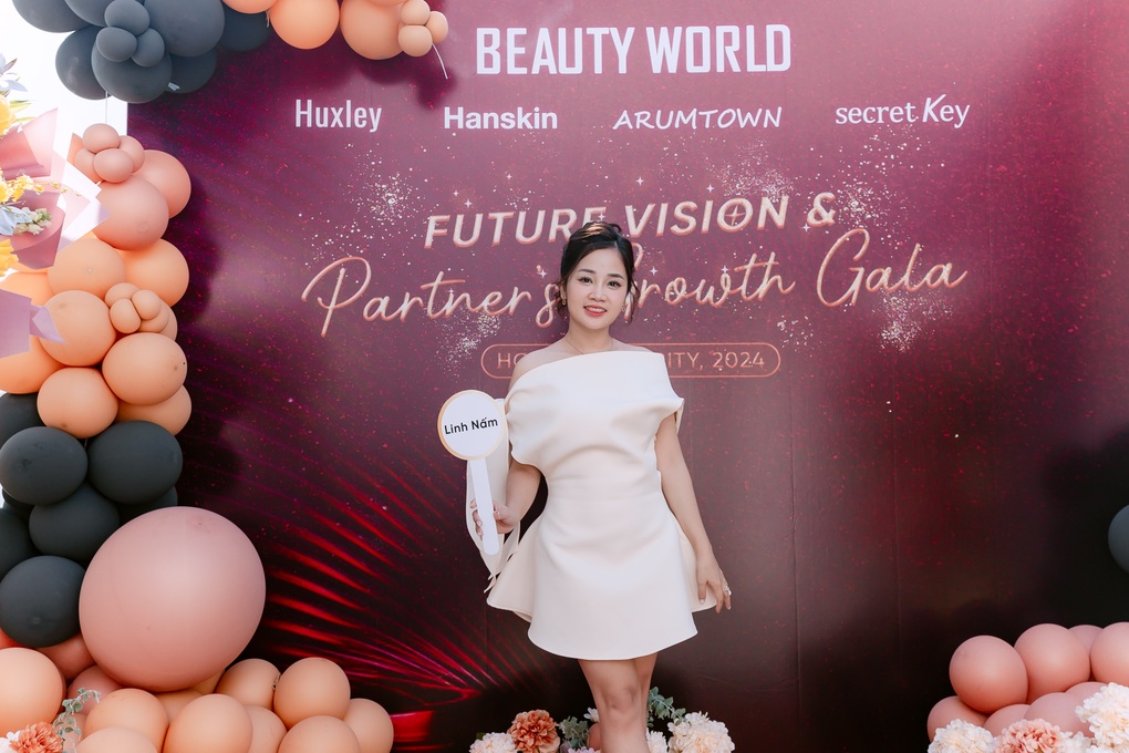 BeautyWorld tổ chức hội nghị tri ân khách hàng 2024 - 3 BeautyWorld tổ chức hội nghị tri ân khách hàng 2024 - 3