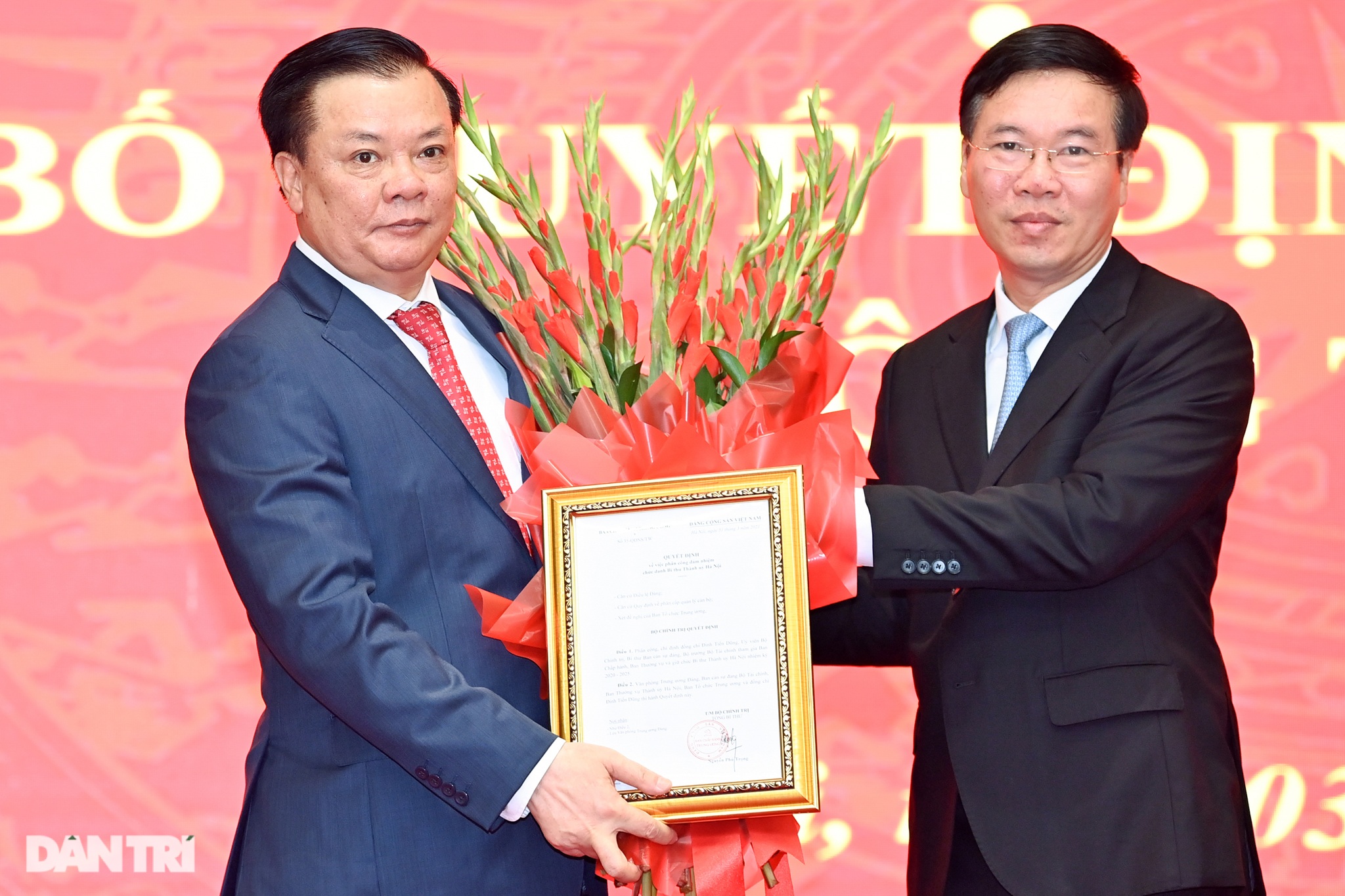 Lễ nhậm chức Bí thư Thành ủy Hà Nội của ông Đinh Tiến Dũng - 7 Lễ nhậm chức Bí thư Thành ủy Hà Nội của ông Đinh Tiến Dũng - 7