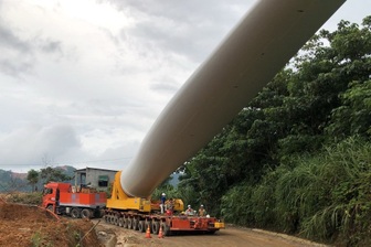 Cản trở xe chở thiết bị điện gió, hai phụ nữ bị khởi tố