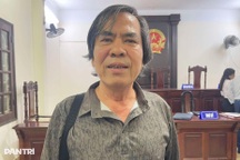 Tạm dừng phiên tòa xử vụ cựu sinh viên đòi ĐH Kinh tế quốc dân bồi thường