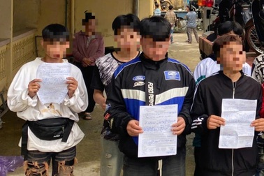 CSGT ngăn chặn 32 thanh, thiếu niên tụ tập thi độ xe