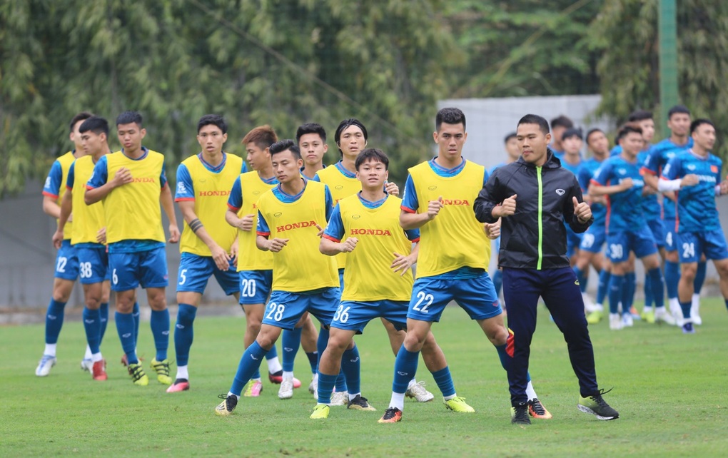 HLV Philippe Troussier tạm chia tay tuyển Việt Nam trong 3 tháng - 1 HLV Philippe Troussier tạm chia tay tuyển Việt Nam trong 3 tháng - 1
