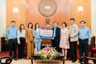 Công ty mỹ phẩm Thuý Nga ủng hộ 100 triệu đồng hỗ trợ các bác sĩ chống dịch COVID-19